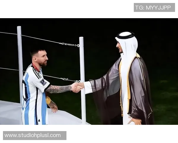 足球巨星退役后重返故地再战球场续写传奇人生 足球巨星退役后重返故地再战球场续写传奇人生