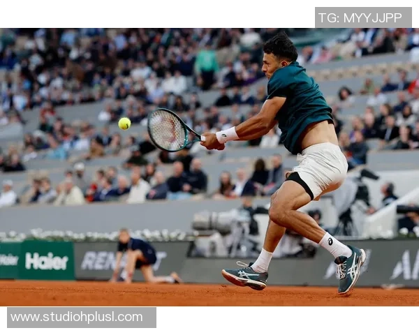 重庆网球队默契配合揭秘网球巨献带你领略团队精神与技术的完美结合 重庆网球队默契配合揭秘网球巨献带你领略团队精神与技术的完美结合